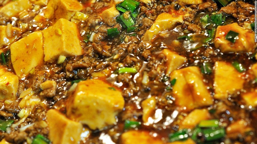 Đậu phụ Mapo, Tứ Xuyên: Đây là món đặc sản cay nổi tiếng được làm từ tương đậu cay, đậu phụ, thịt lợn băm và loại ớt cay nổi tiếng của Tứ Xuyên. Đậu phụ Mapo rất hợp ăn với cơm trắng. Ảnh: CNN.